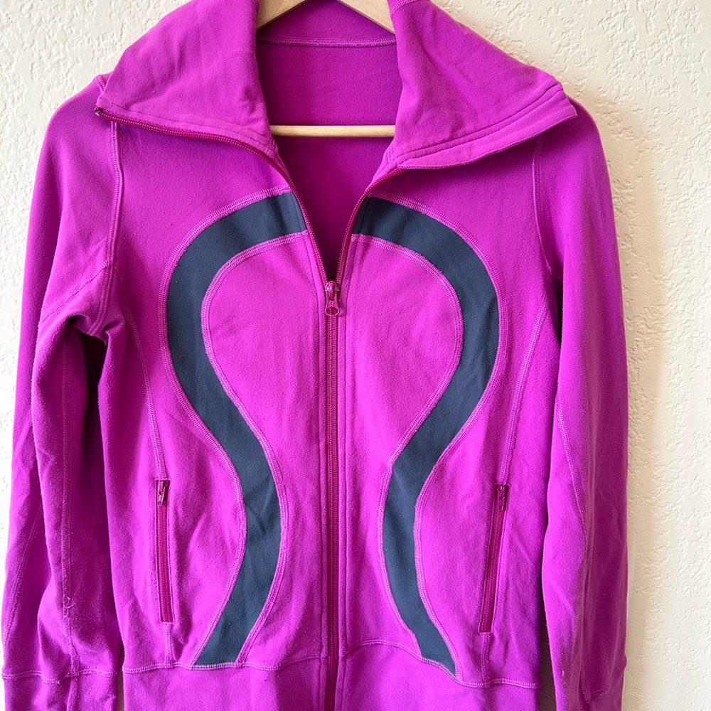 Lululemon Zippered Workout Jacket Size 6 - Picture 3 of 7